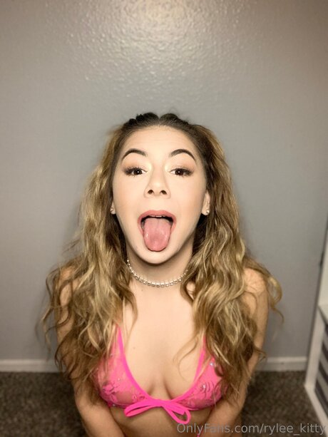 Rylee Kitty model pornographic gallery