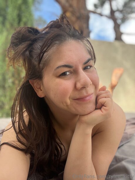 Rylee Kitty beautiful star img