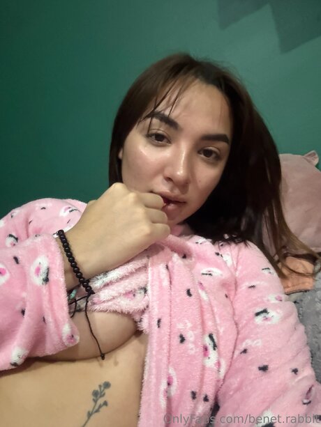Benet Rabbit model xxx images
