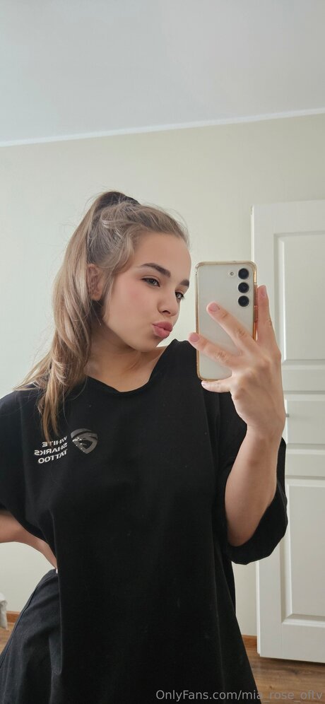 Mia Rose Oftv model high quality img