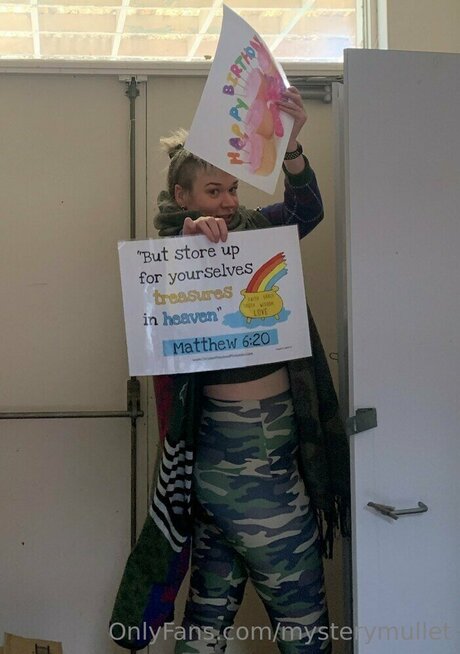 Mysterymullet naked model galleries