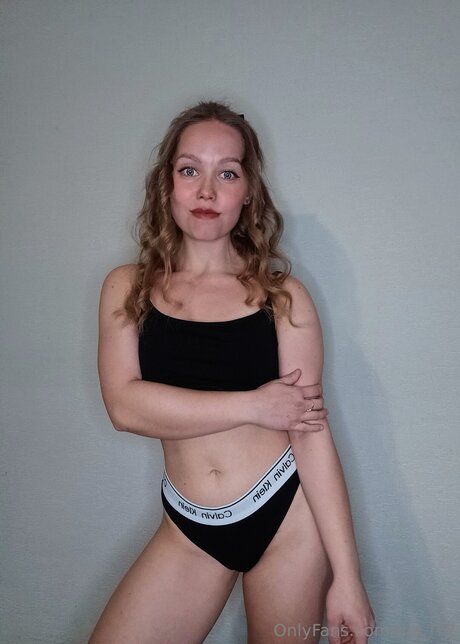 Dia L77 pornstar sexy galleries