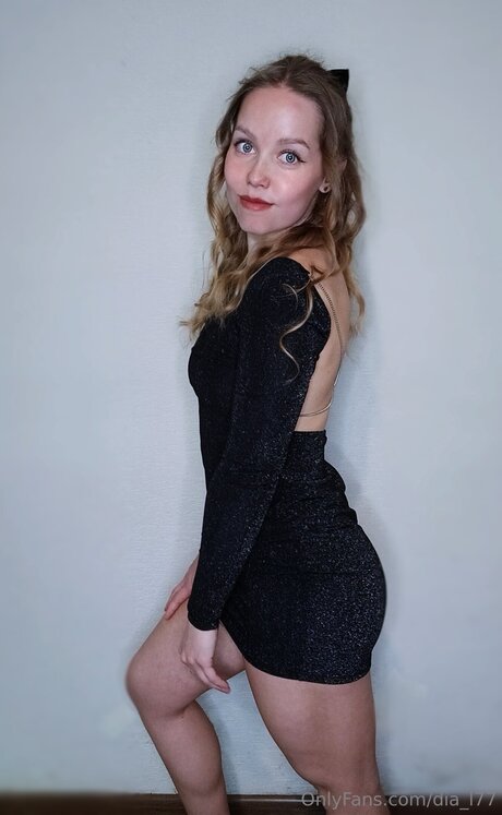 Dia L77 naked model pics