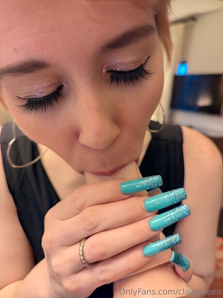 Clawqueen xxx model image