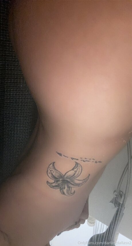 Exclusive Ellieemaee adult star image