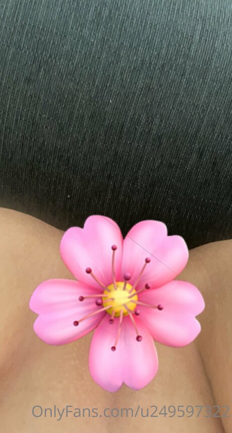 U249597322 art actress photo