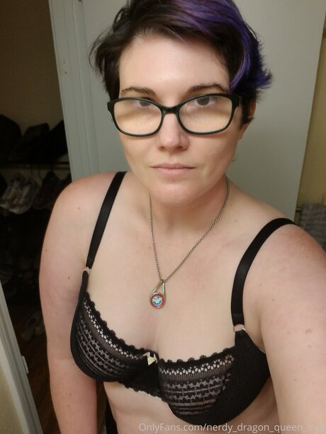 Nerdy Dragon Queen Free erotic star pic