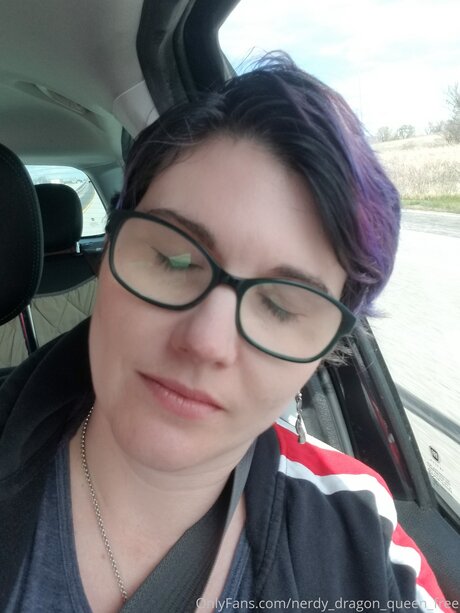 Nerdy Dragon Queen Free model adult pic