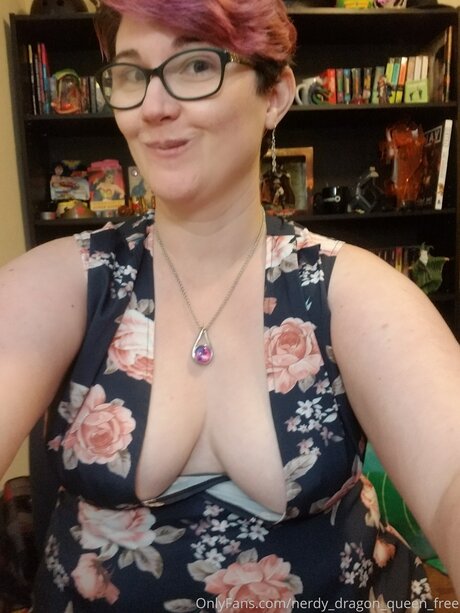 Nerdy Dragon Queen Free star xxx galleries