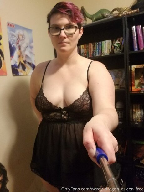 Nerdy Dragon Queen Free model top pictures