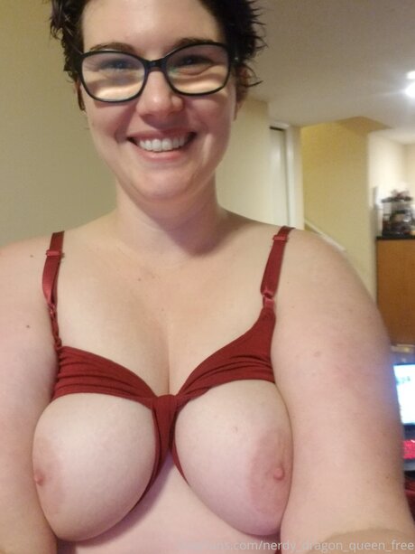 Nerdy Dragon Queen Free star exclusive pics