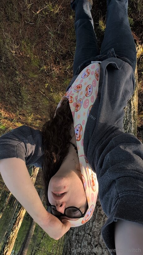 Wedgiewitch model hd pic