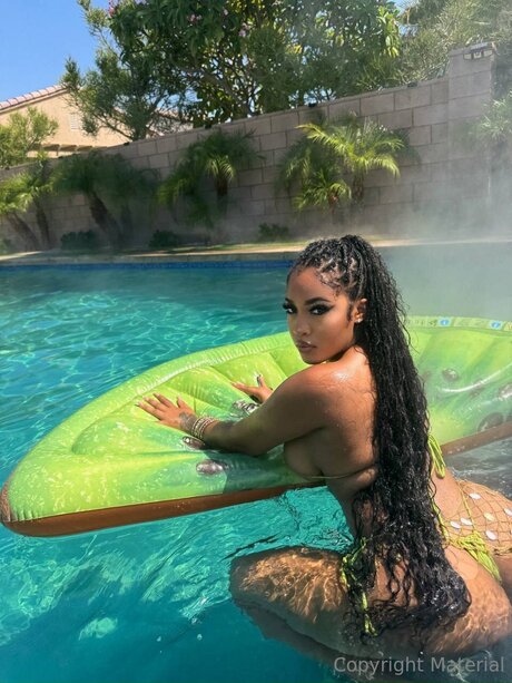 Misskaelynmarievip nude star picture