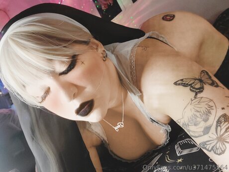 U371475564 erotic star pictures