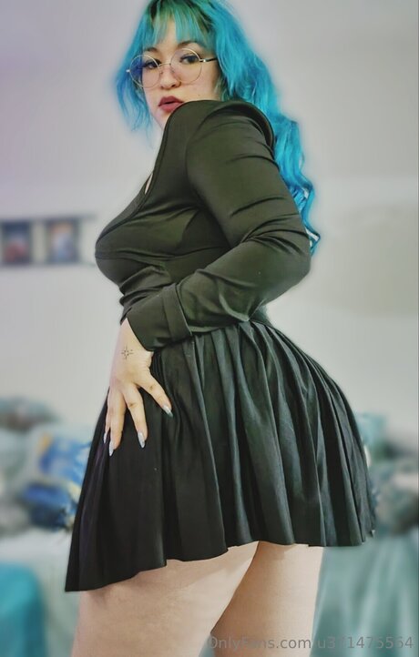 U371475564 erotic model gallery