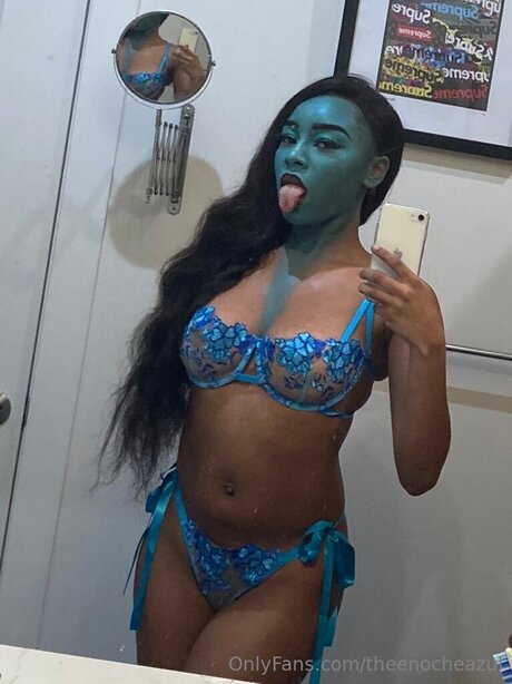 Theenocheazul art actress gallery