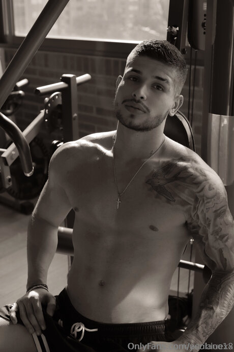 Yeribluexx xxx pornstar img