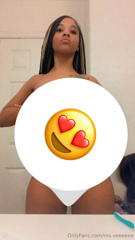 Ms Veeeeee naked star photos