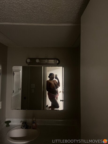 Littlebootystillmoves star hot pic