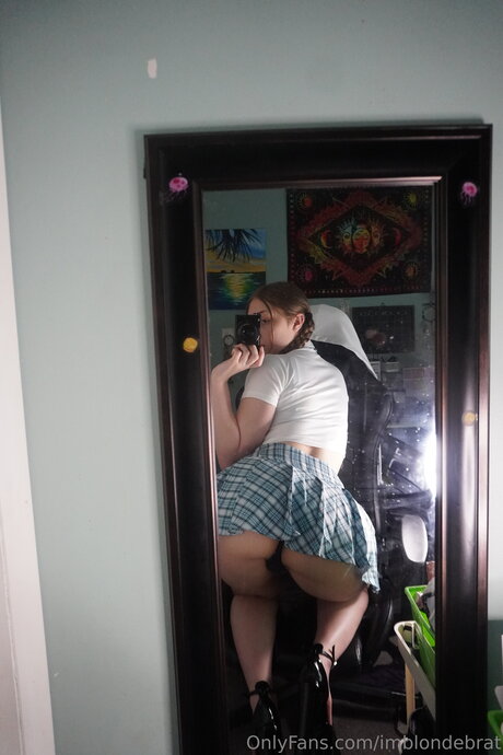 Imblondebrat top model img