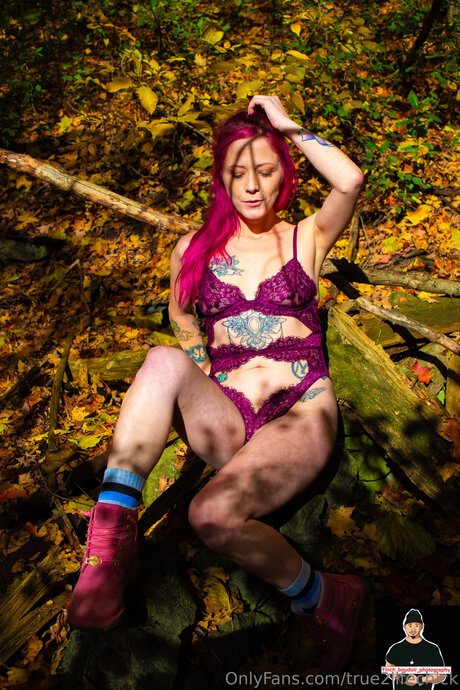 True2lifechick hot pornstar image