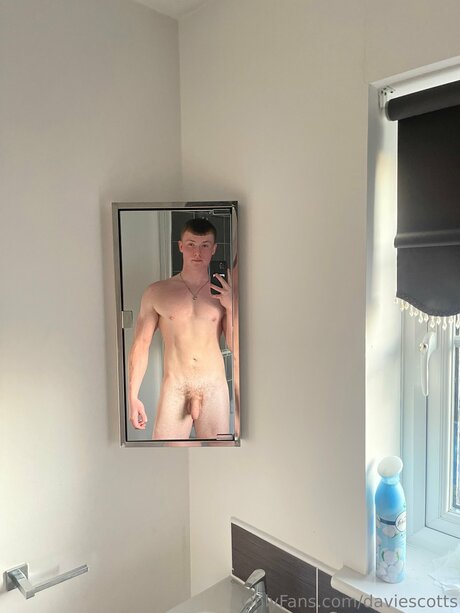 Fit Davie nude model photos