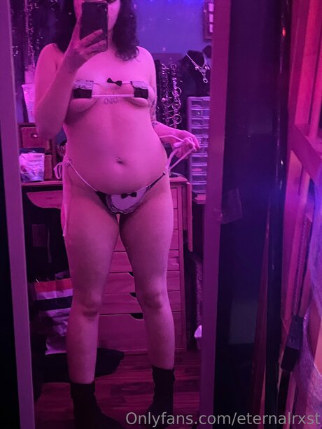 Eternalrxst porn star pic