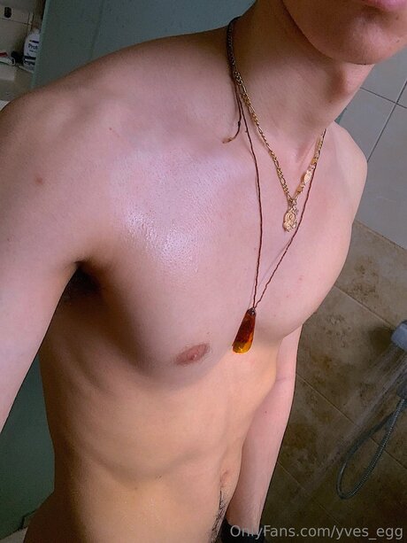 Yves Egg star naked img