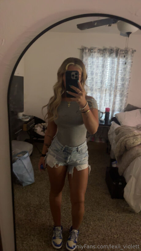 Juliannapeyton beautiful model photo