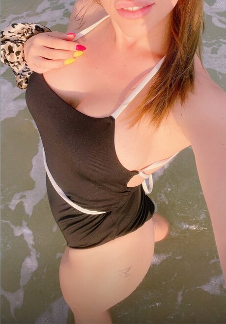 Petitebrunette91 adult star picture