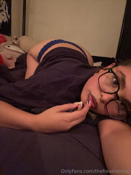 Thefreakiestval pornstar nude archive