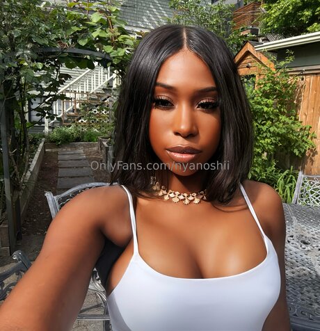 Nyanoshii top model pics