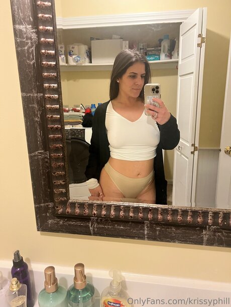 Krissyphill erotic model picture