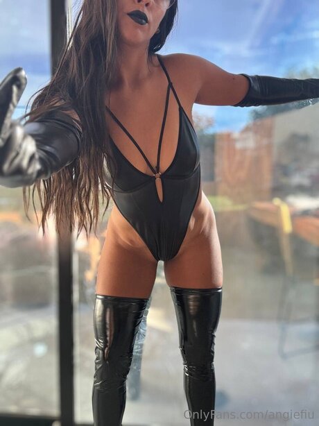 Angiegoddess beautiful model pics