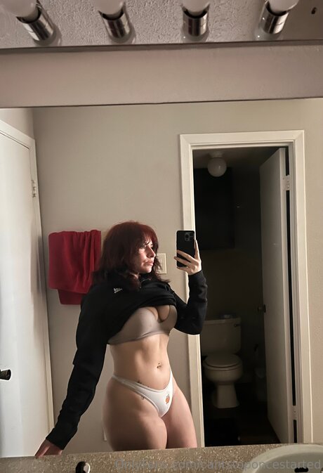 Cantstoponcestarted star naked photos