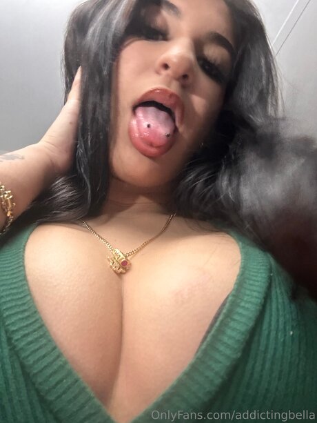 Addictingbella naked star photos