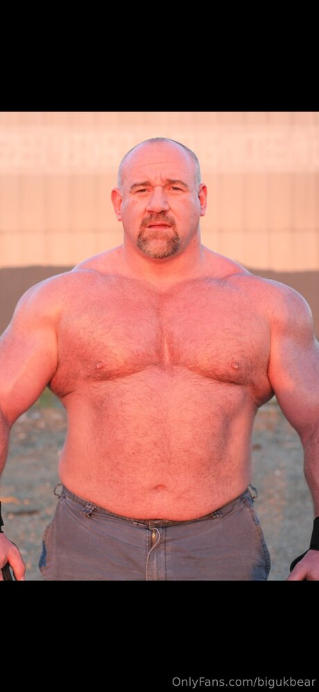 Bigukbear exclusive model image