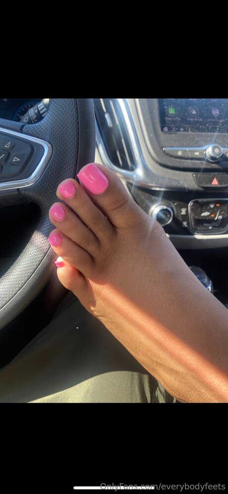 Everybodyfeets model hd pictures