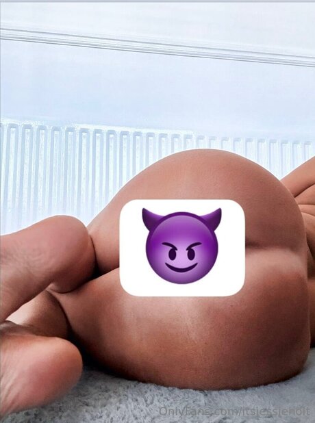 Itsjessieholt star top pic