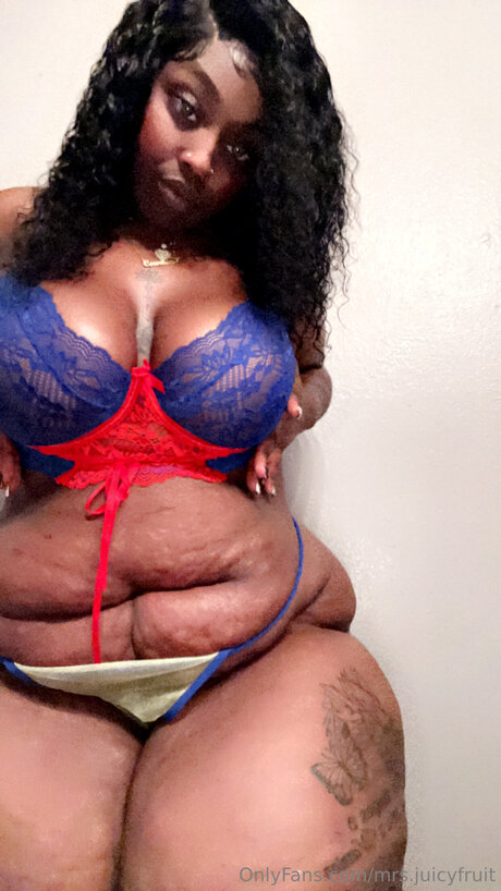 Mrs Juicyfruit star exclusive img
