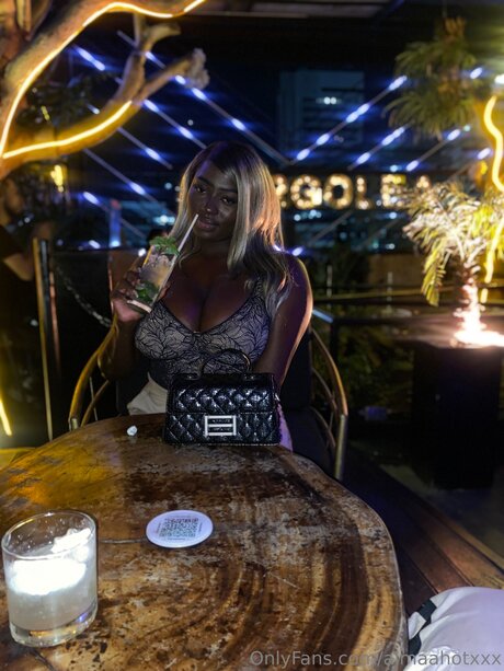 Almaahotxxx model perfect photos