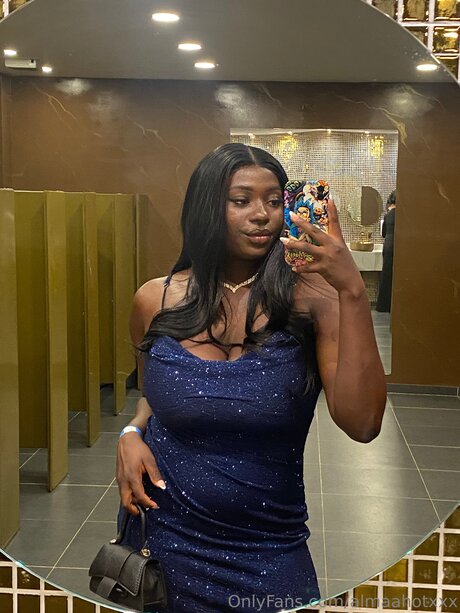 Almaahotxxx nudes actress pic