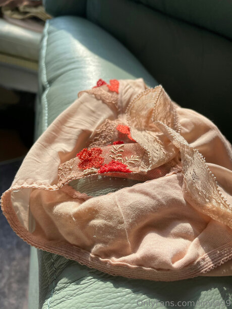 Linviaslair pornstar erotic image