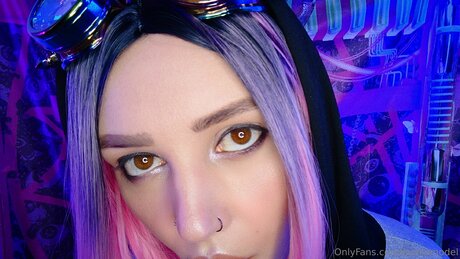 Evokemodel model naked images