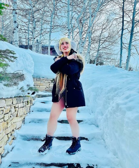 Windy Girk xxx star archive