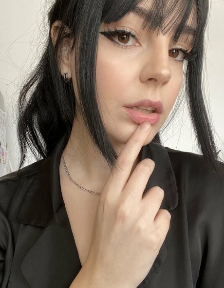 Gothiccprada art actress pictures