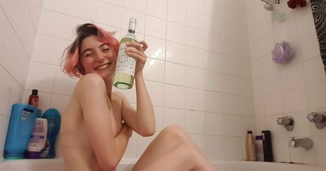 Emmanooodle pornstar nude img