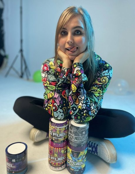 Danucd pretty pornstar pic