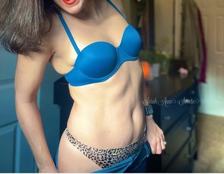 Sarah Anne Sweetie model porn gallery