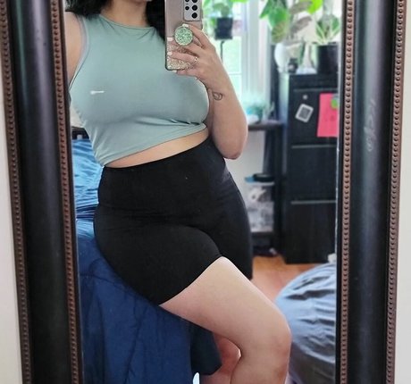 momgenes22 star free picture